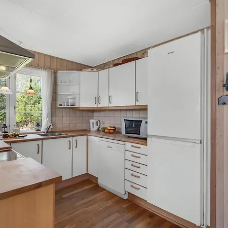 Дом отдыха Adam - 1-6km From The Sea By Interhome *