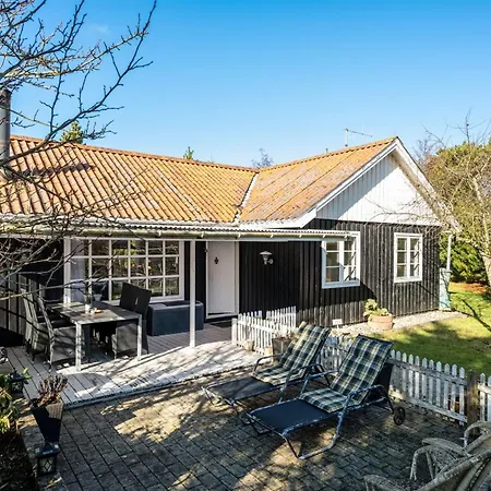 Adam - 1-6km From The Sea By Interhome *